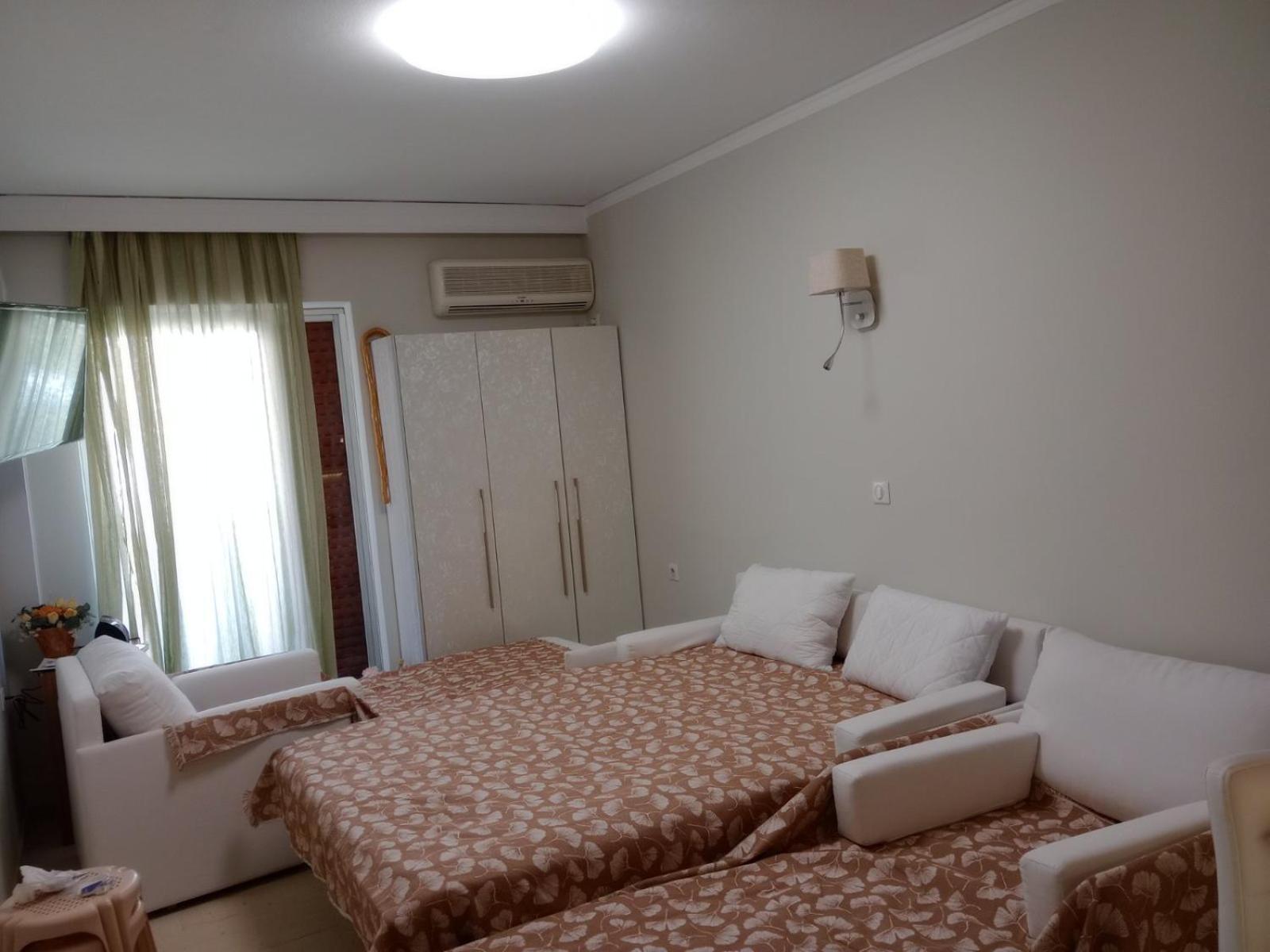 Modern Studio By The Sea Лутра-Эдипсу Экстерьер фото